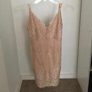 Lace dress. Forever 21